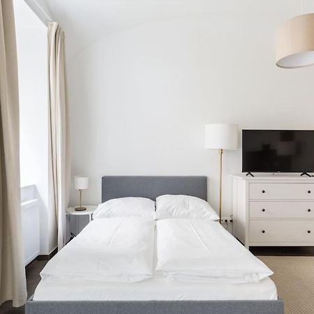 Апартаменты Free Parking I 500 Mbit Wifi I Kingsize Bed Вена Экстерьер фото